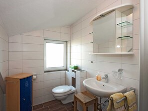 Unclassified image, 5 of 17, button