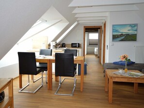 Dining - Vacation apartment Hannover 3 - Holiday apartments Haus Hannover (Wittmund)