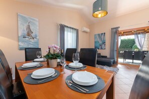 Ferienhaus | Esszimmer