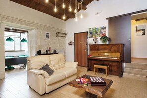 TV, fireplace, table tennis