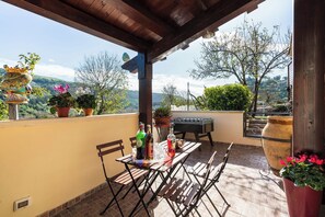 تناول الطعام بالخارج