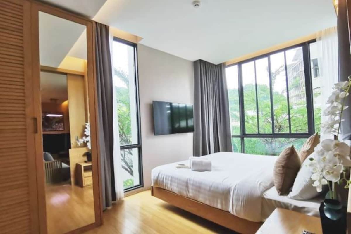 Premier Suite with City View