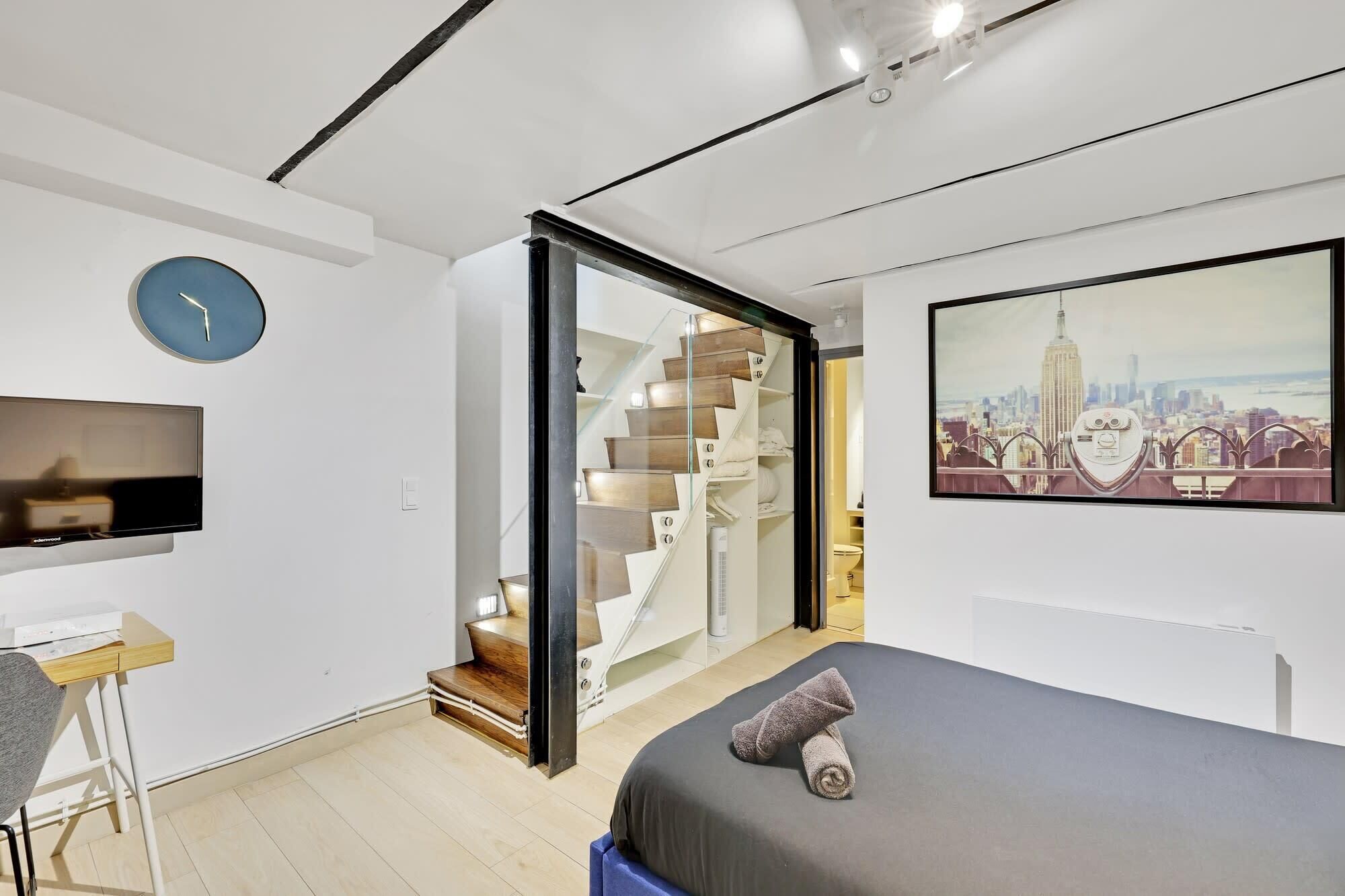 4 habitaciones, tabla de planchar con plancha, wifi y ropa de cama 