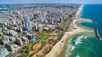 32-inch plasma TV with cable channels, TV