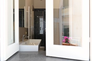 Chambre Double Deluxe (Room 2) | Salle de bain