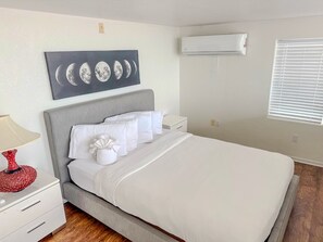 1 habitación, tabla de planchar con plancha, wifi y ropa de cama