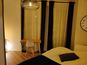 4 soverom, skrivebord, strykejern/-brett og wi-fi (inkludert)