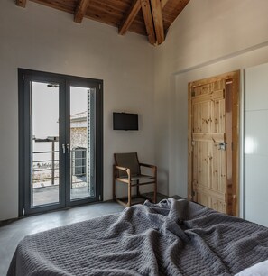 4 chambres, fer et planche à repasser, Wi-Fi, draps fournis