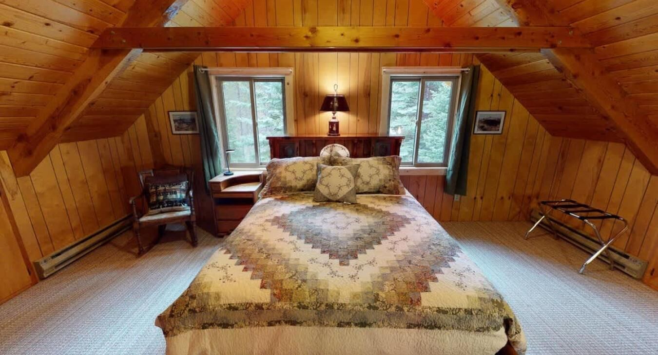 3 bedrooms, iron/ironing board, WiFi (free), bed sheets