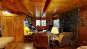 Smart TV, fireplace, DVD player