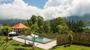 Deluxe Suite, 1 King Bed, Mountain View | Mountain view