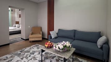 Junior Room | Hypo-allergenic bedding, minibar, in-room safe, blackout curtains