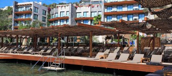 Mare Deluxe Residences & Villas