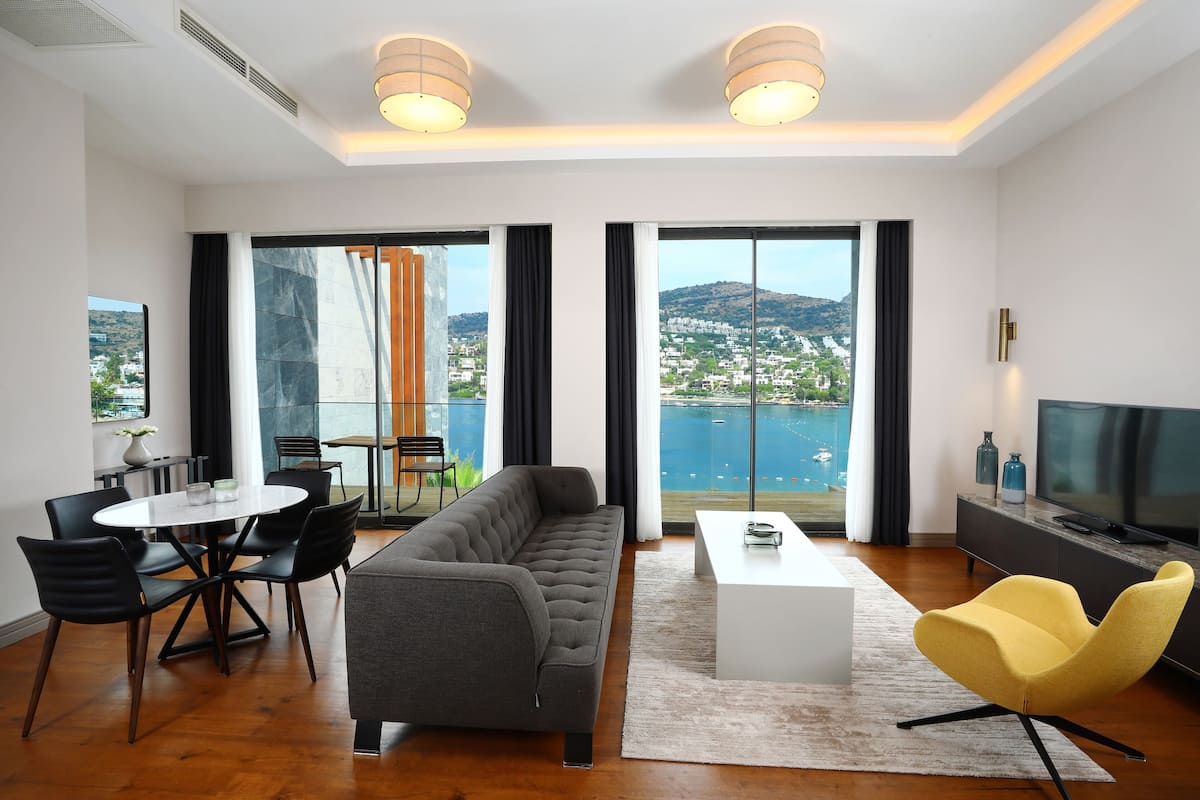 2 bedrooms, premium bedding, in-room safe, individually decorated