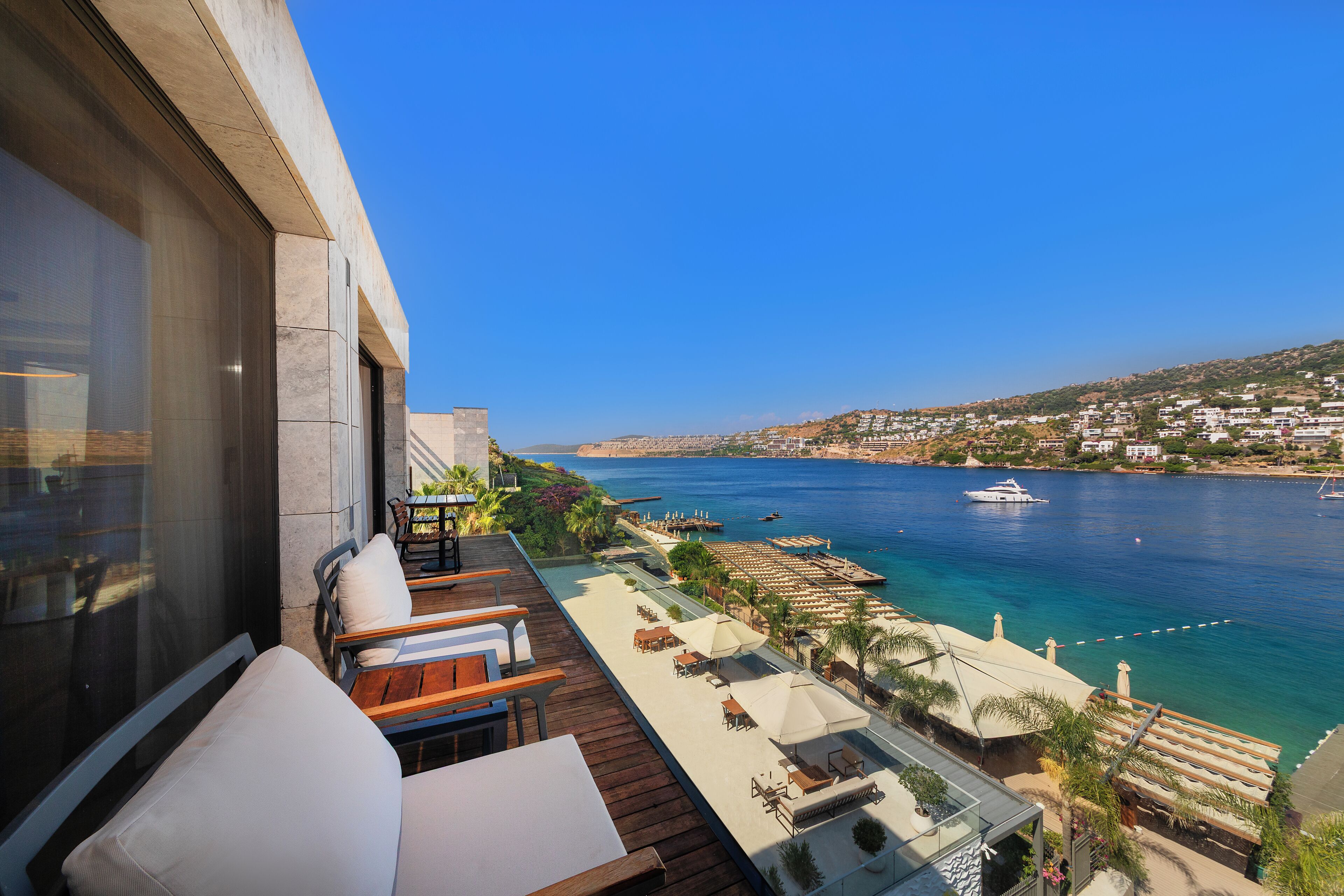 King Suites Sea | Terraza o patio