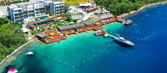 Mare Deluxe Residences & Villas