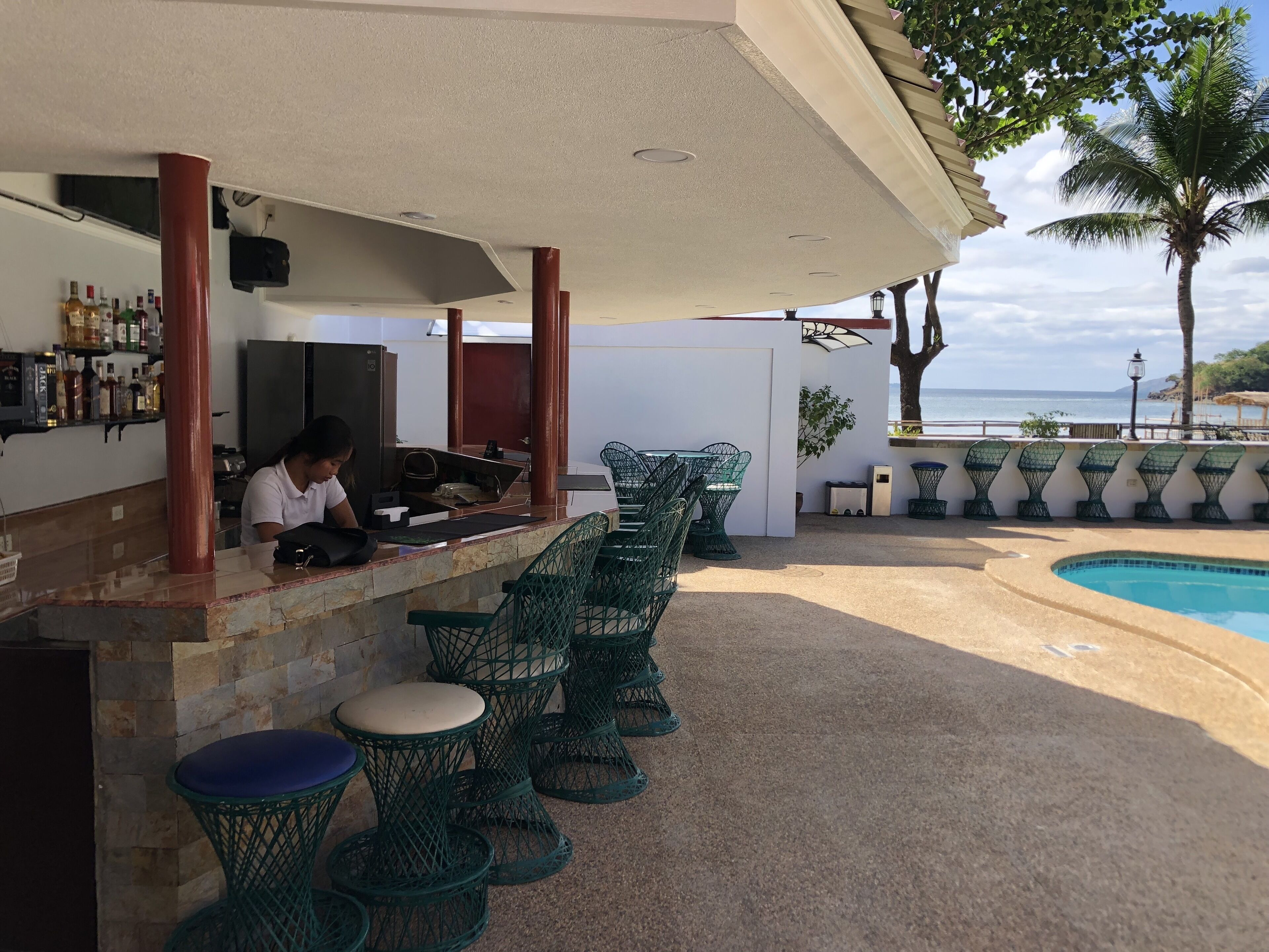 Bar junto a la piscina