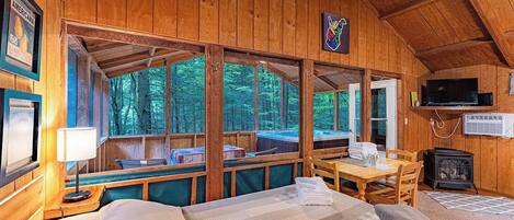 1 soverom, strykejern/-brett, wi-fi (inkludert) og sengetøy