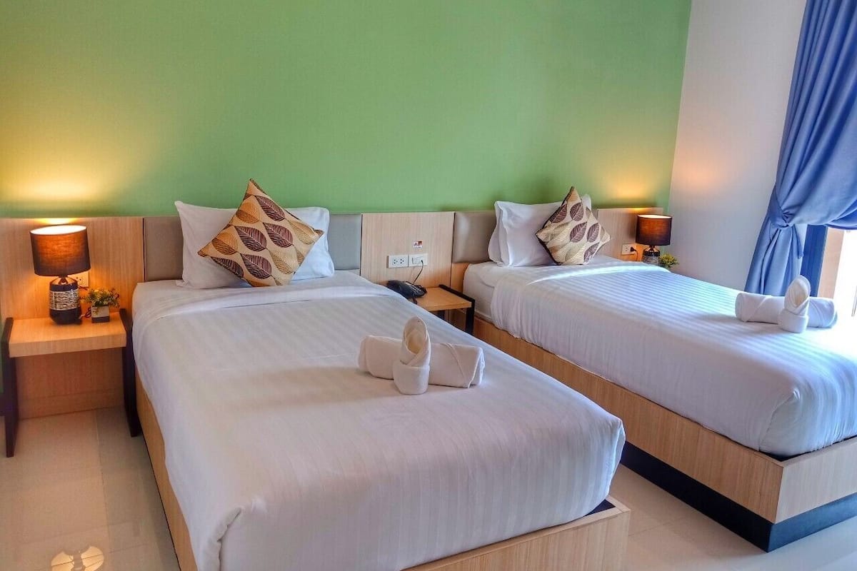 Basic Twin Room | Desk, free WiFi