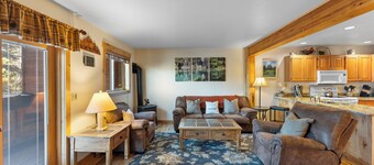 Centrally Located, Easy Access to Skiing, Private Balcony with Hot Tub