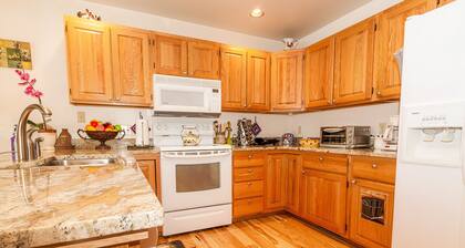 ** Nouvelle annonce ** Emplacement central, bain à remous privé, suite principale, WIFI gratuit