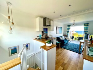 Interior - Hidden gem, panoramic coastal views, beach & cafes. Winter let 24/25 available (Perranuthnoe)
