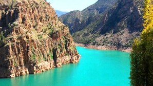A mountainous landscape with a turquoise lake. - Nice apartment by the lake 4579 (Bin El Ouidane)