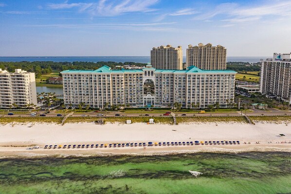 Beach nearby - Majestic Sun 1001B - Cozy Beachfront Condiminium with Gulf Views & Shared Amenities (Miramar Beach)
