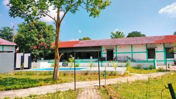 EntrĂ©e de lâhĂ©bergement