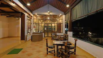 Quầy tiếp tân
