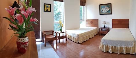 Twin Room | Living room
