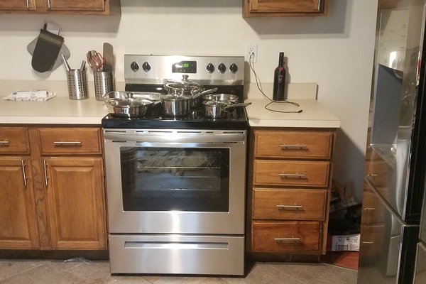 Refrigerador, microondas, horno, placa de cocina