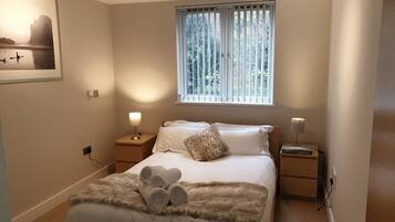 2 bedrooms, iron/ironing board, WiFi, bed sheets