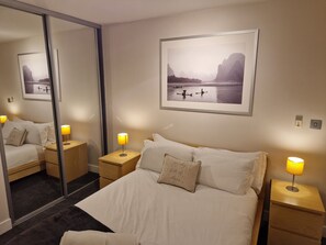 2 bedrooms, iron/ironing board, WiFi, bed sheets - Birmingham Ruby 2-bedroom Apartment City Centre (Birmingham)