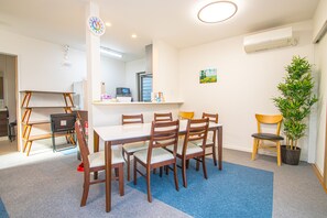 Zimmer (AMP FLAT Itoshima) | Essbereich im Zimmer