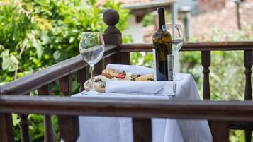 Deluxe Room, Balcony, Mountain View | Balcony