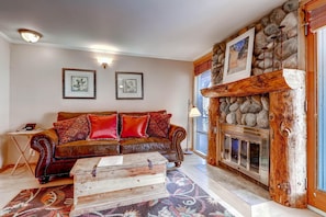 Condo, 1 Bedroom | Living room
