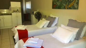 1 Schlafzimmer, Schreibtisch, Bügeleisen/Bügelbrett, kostenloses WLAN