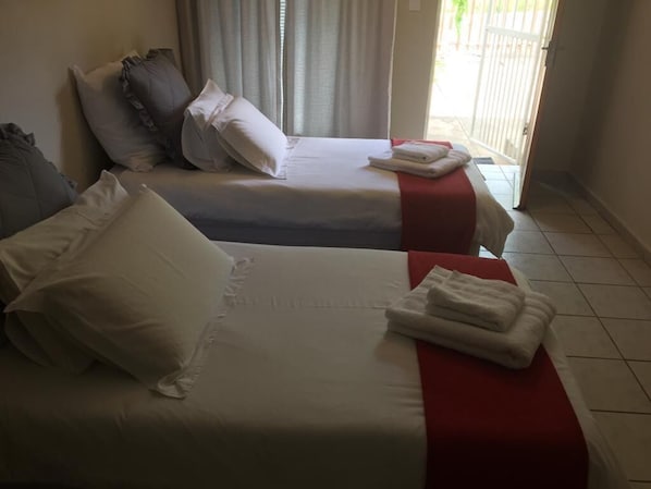 1 Schlafzimmer, Schreibtisch, Bügeleisen/Bügelbrett, kostenloses WLAN