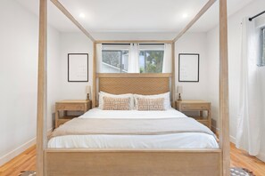 4 bedrooms, travel cot, WiFi, bed sheets