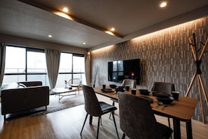 Executive Apartment, 1 Bedroom, Non Smoking, City View (Room 802) | Living area | Flat-screen TV