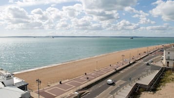 Beach nearby, 5 beach bars