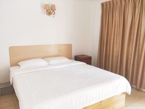 Hypo-allergenic bedding, desk, free WiFi, bed sheets - Rujia Hotel (Sihanoukville)