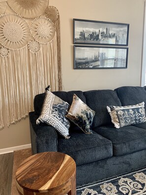 Smart TV, DVD player, books, music library - Peacock Suite at historic 123 South Washington  (St Croix Falls)