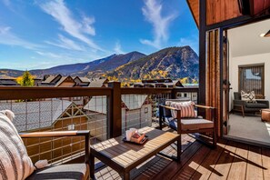 Property grounds - Luxe Mountain Townhouse Steps from Main St & Shuttle (Frisco)