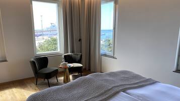 Habitación doble Deluxe, Terraza | Escritorio, espacio para trabajar con laptop y insonorización