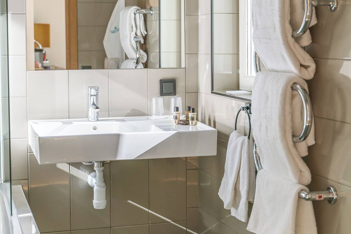 suite (saint tropez) | 1 bedroom, desk, laptop workspace, soundproofing