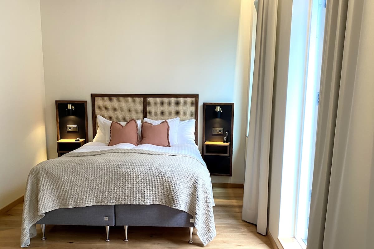Standard Double Room, Terrace | 1 bedroom, desk, laptop workspace, soundproofing