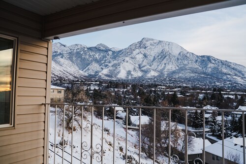 Perfect Location! Perfect View!