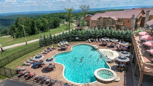 7 Springs - Luxury Southwind Townhome Ski-in Ski out off the back deck!